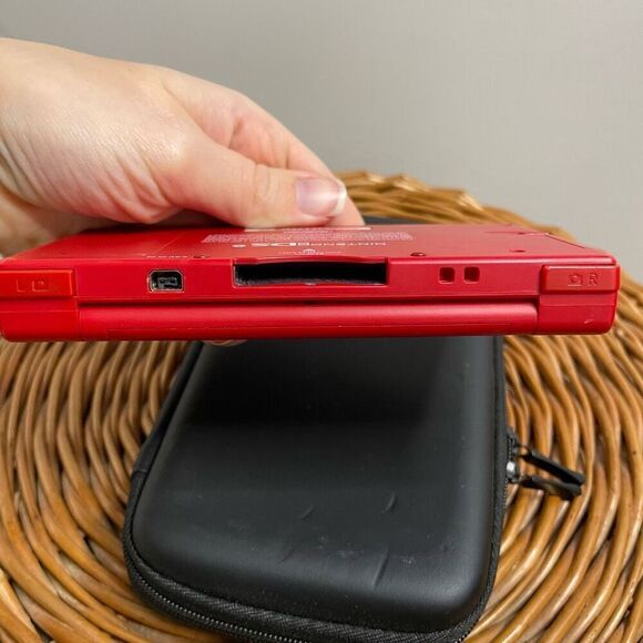 Nintendo DS Red Handheld Console System W/ Case CYR-001 US Tested, Works - Picture 4 of 8